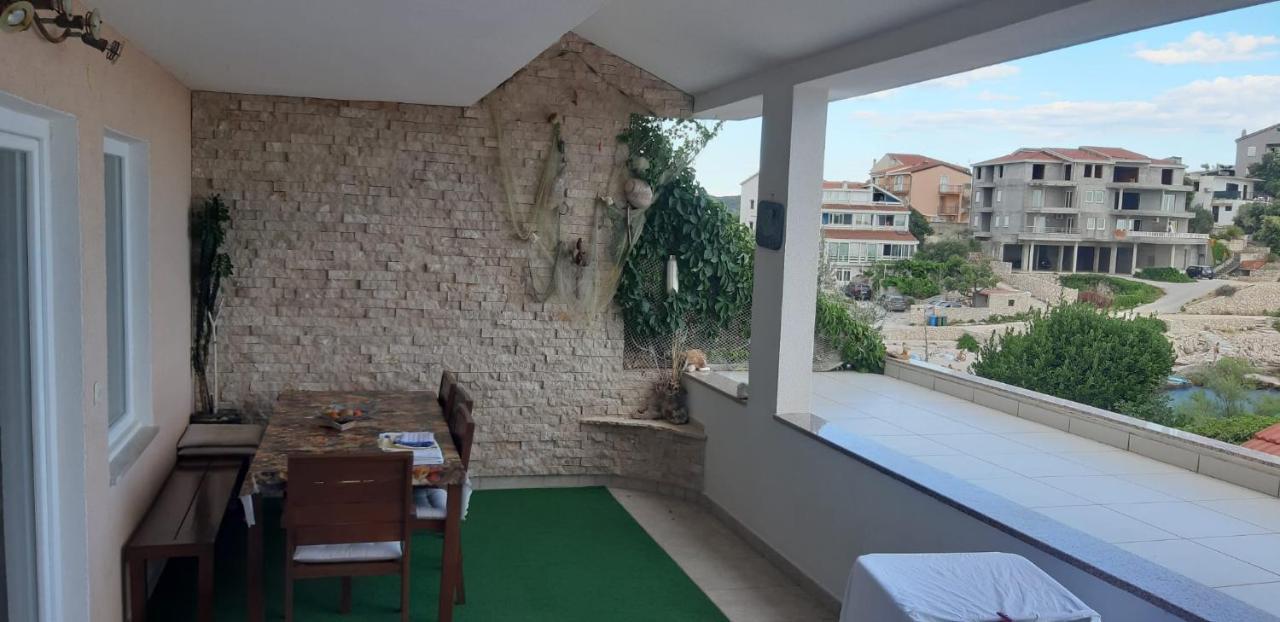 Apartments Luka Sevid ภายนอก รูปภาพ