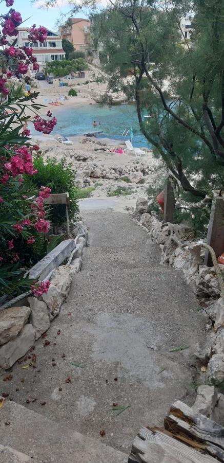 Apartments Luka Sevid ภายนอก รูปภาพ