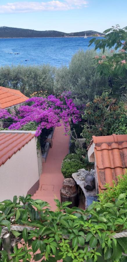 Apartments Luka Sevid ภายนอก รูปภาพ