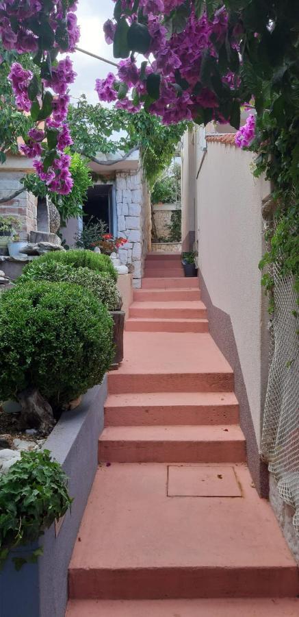 Apartments Luka Sevid ภายนอก รูปภาพ