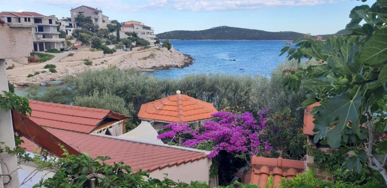 Apartments Luka Sevid ภายนอก รูปภาพ